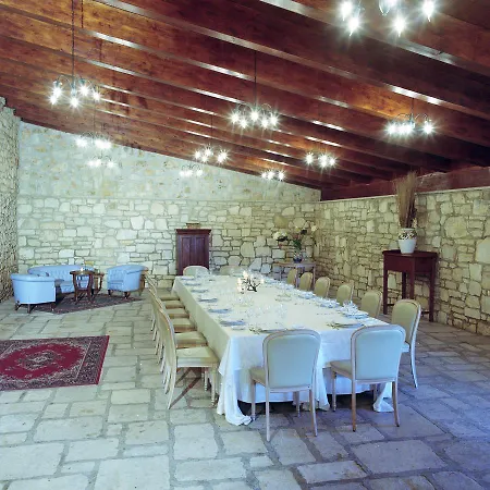 Bed & Breakfast Masseria Mofetta 4*