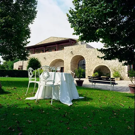 Masseria Mofetta Bed and breakfast
